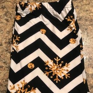 Christmas Leggings - Chevron w/ snowflakes